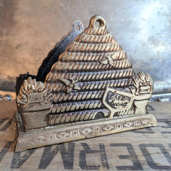 Gold Metal Bee Skep Napkin Holder / Mail Holder ~ Cottagecore - Picture 1 of 6